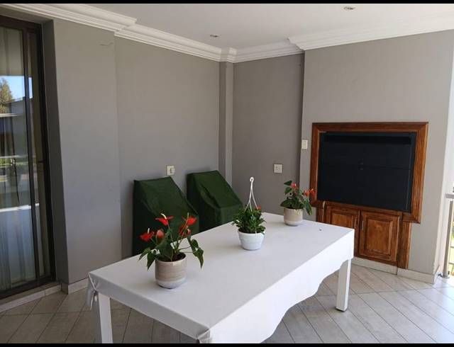 3 BEDROOM HOUSE FOR SALE IN MIDLANDS ESTATE